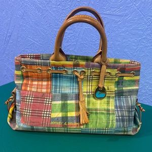 Dooney & Bourke, summer hand bag, multi color